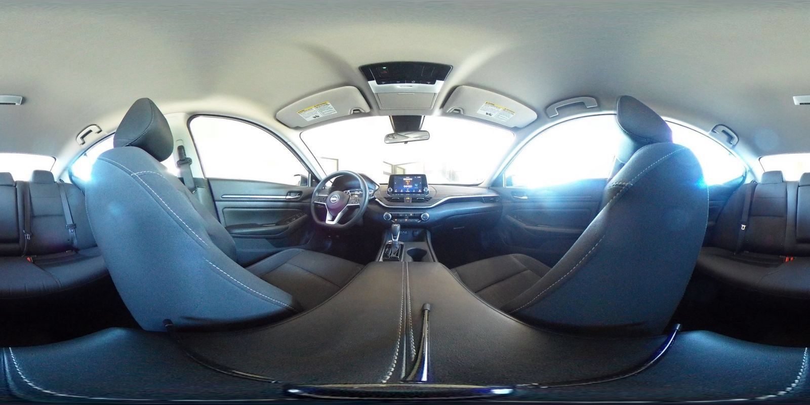 Used 2025 Nissan Altima 2.5 SV FWD image 41