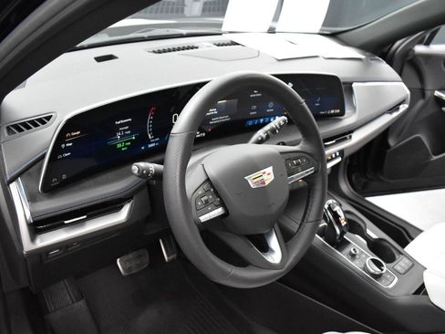Certified 2024 Cadillac XT4 Sport AWD/4WD image 14