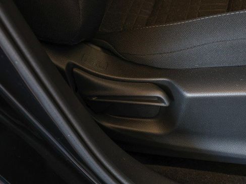 Used 2025 Honda HR-V LX image 31