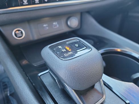 Certified 2021 Nissan Rogue SV image 34