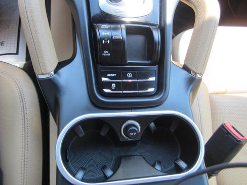 Used 2014 Porsche Cayenne Platinum Edition image 29