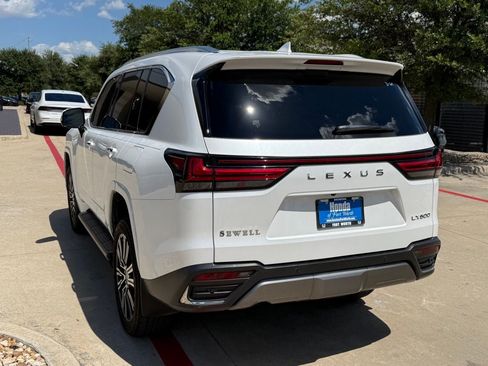 Used 2023 Lexus LX 600 4WD w/ Luxury Package image 3