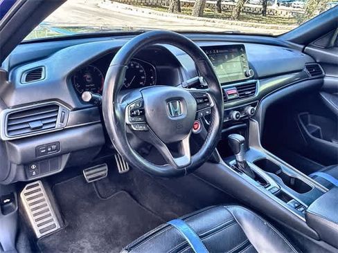Used 2018 Honda Accord Sport image 2