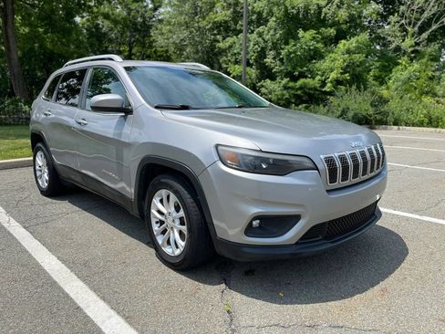 Used 2019 Jeep Cherokee Latitude w/ Popular Appearance Group FWD image 6