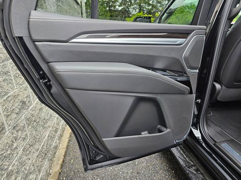 New 2026 Cadillac Escalade 4WD image 17