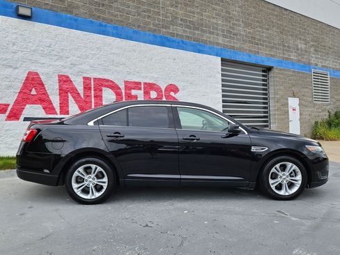Used 2019 Ford Taurus SE FWD image 8