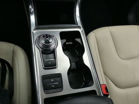 Used 2022 Ford Edge Titanium image 20