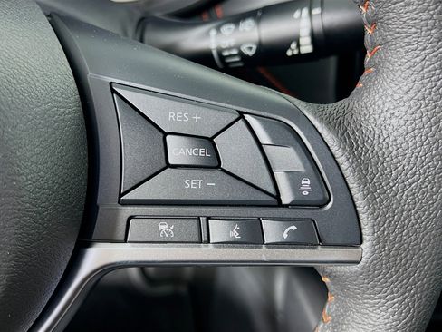 New 2025 Nissan Versa SR w/ Trunk Package image 13