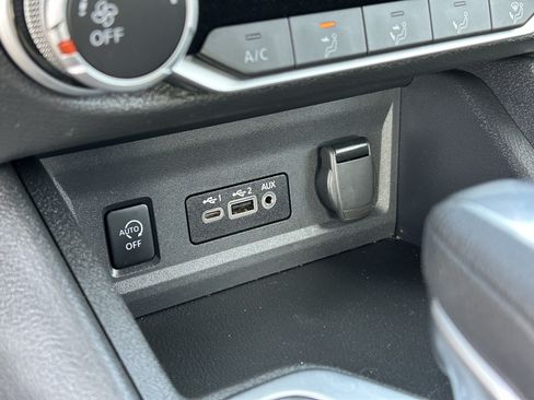 Used 2025 Nissan Sentra SV FWD image 21