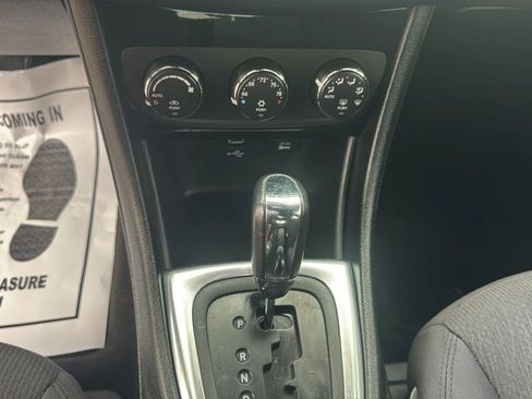 Used 2013 Chrysler 200 Touring w/ S Exterior Appearance Pkg FWD image 14