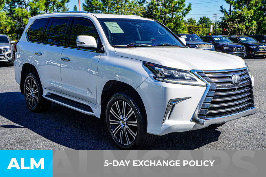 Used 2019 Lexus LX 570 4WD w/ Luxury Package image 3