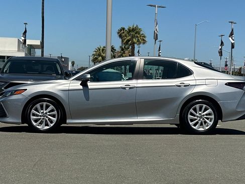 Used 2022 Toyota Camry LE AWD/4WD image 7