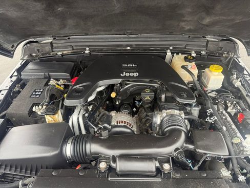 Used 2020 Jeep Gladiator Rubicon w/ Dual Top Group image 20