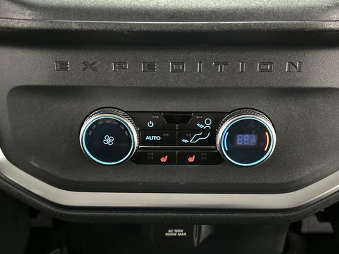 Used 2025 Ford Expedition Max Platinum w/ Driver's Package AWD/4WD image 28