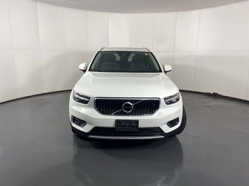 Used 2019 Volvo XC40 T5 Momentum image 5