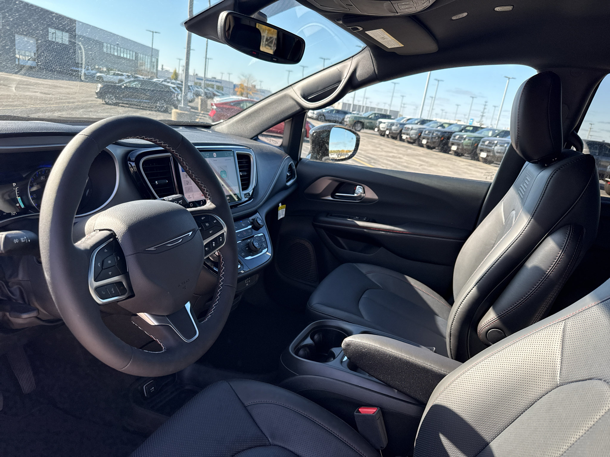 New 2027 Chrysler Pacifica Select AWD/4WD image 10