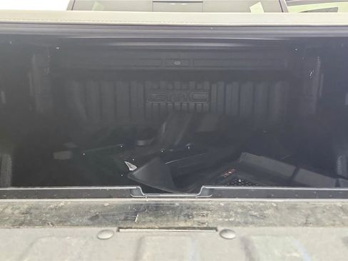 Used 2025 GMC Sierra 1500 AT4 w/ Technology Package AWD/4WD image 19