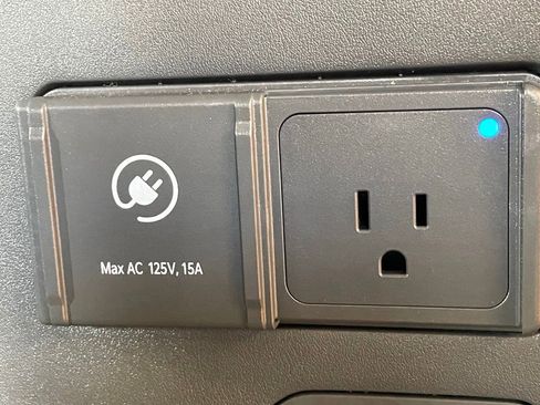 Used 2024 Kia EV9 Land image 35