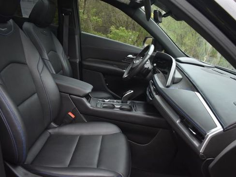 Used 2024 Cadillac XT4 Sport w/ Technology Package AWD/4WD image 14