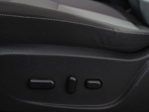 Used 2017 Ford Escape SE image 12