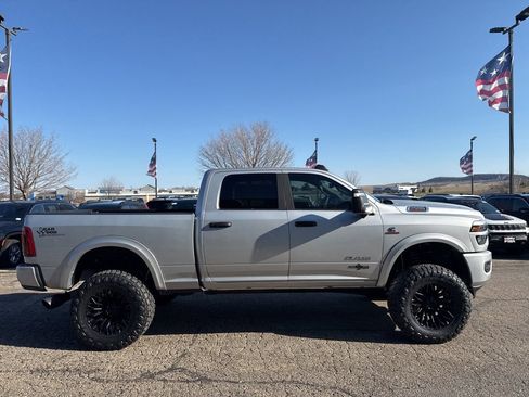 New 2026 RAM 2500 Big Horn AWD/4WD image 9