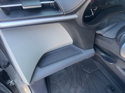 Used 2021 Toyota Sienna XLE image 25