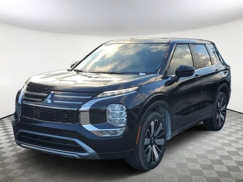 New 2026 Mitsubishi Outlander SE FWD image 3