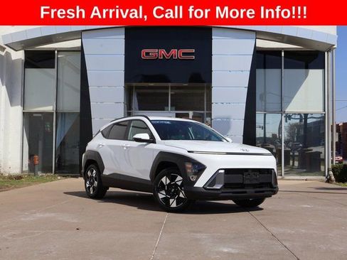 Used 2025 Hyundai Kona SEL image 1