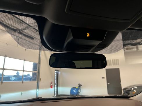 Used 2023 Nissan Rogue SV image 23