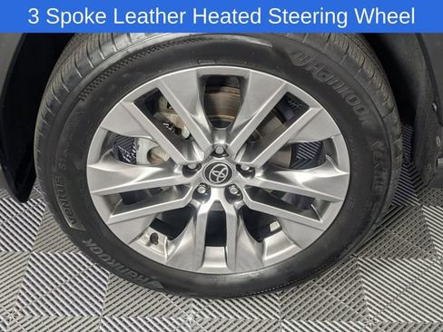 Used 2022 Toyota RAV4 XLE Premium AWD/4WD image 9