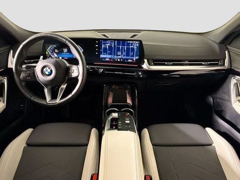 Used 2025 BMW X2 xDrive28i w/ Convenience Package AWD/4WD image 9