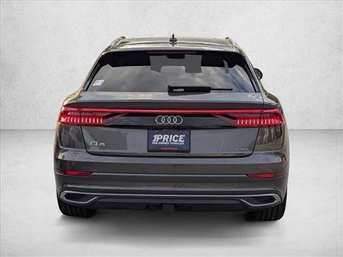 Used 2022 Audi Q8 Prestige image 7