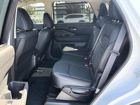 Certified 2024 Nissan Pathfinder Platinum w/ Cargo Package FWD image 20