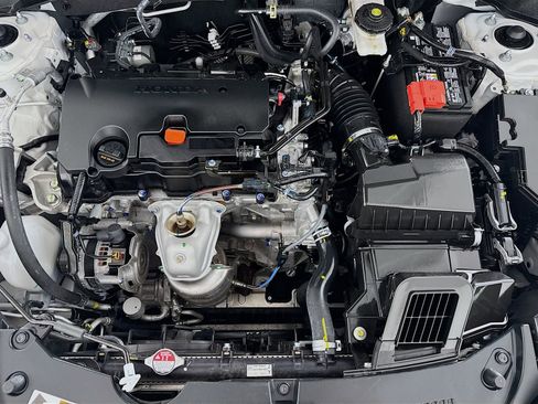 Certified 2026 Honda HR-V Sport image 10