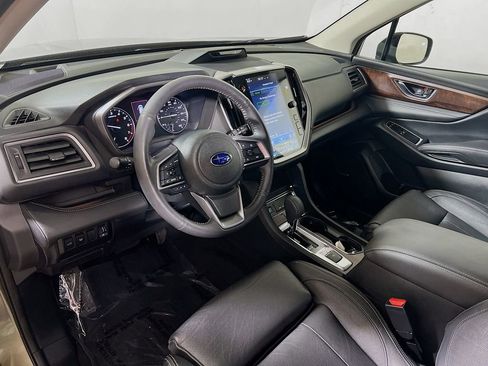 Used 2023 Subaru Ascent Touring AWD/4WD image 9