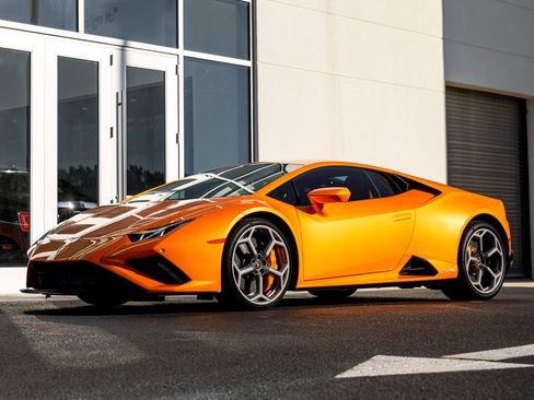 Used 2023 Lamborghini Huracan EVO RWD image 8