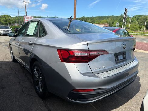 Used 2023 Volkswagen Jetta SE w/ Panoramic Sunroof Package FWD image 12