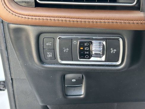 Certified 2022 Lincoln Nautilus Reserve AWD/4WD image 32