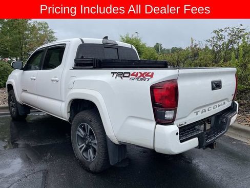 Used 2019 Toyota Tacoma TRD Sport AWD/4WD image 5
