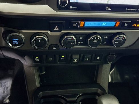Certified 2022 Toyota Tacoma Limited image 10