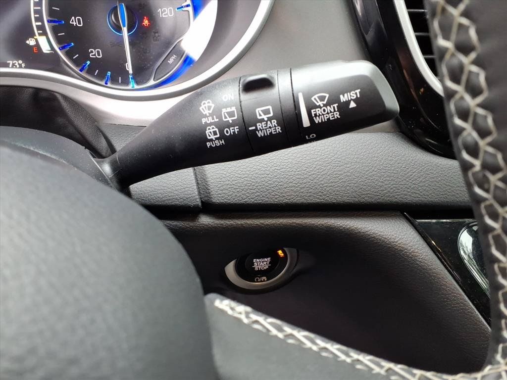 Used 2025 Chrysler Pacifica Select FWD image 20