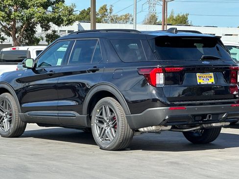 New 2026 Ford Explorer ST-Line w/ ST-Line Street Pack AWD/4WD image 6