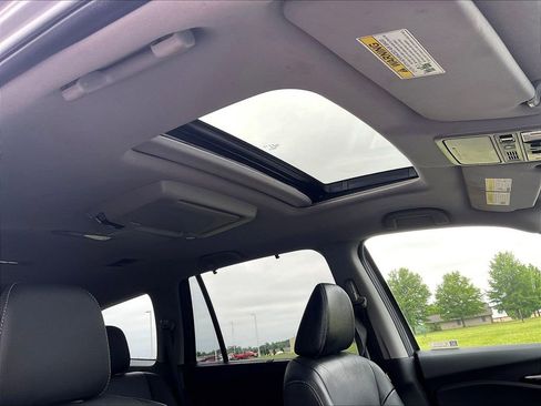 Used 2021 Honda Pilot Touring image 17