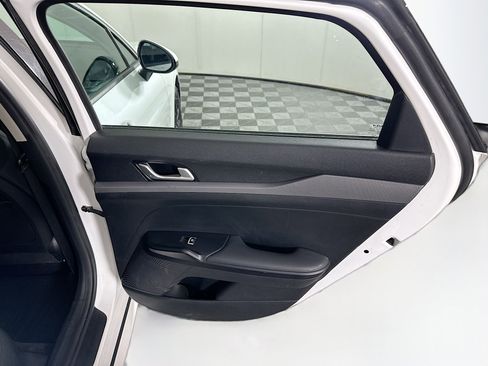 Used 2025 Kia K5 LXS image 28