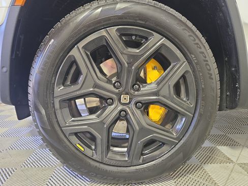 Used 2024 Rivian R1S Adventure AWD/4WD image 9