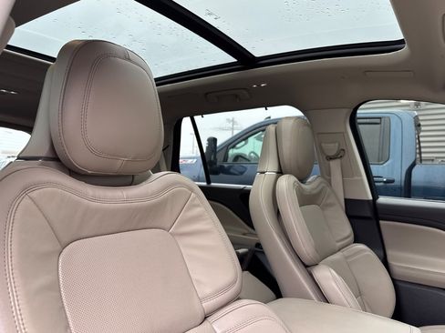 Used 2024 Lincoln Aviator Reserve w/ Equipment Group 201A image 18