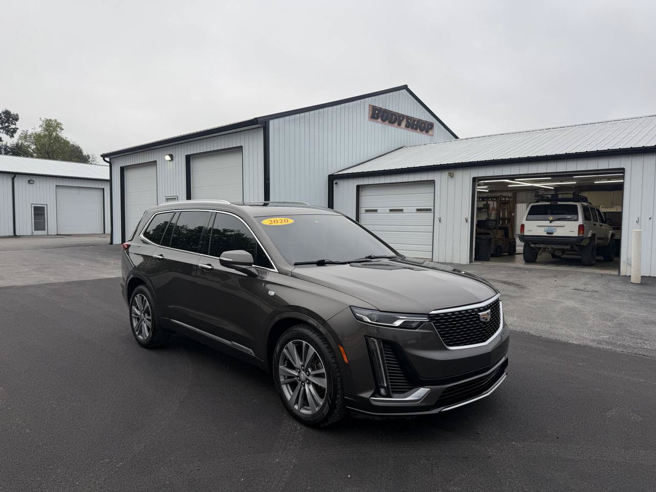 Used 2020 Cadillac XT6 Premium Luxury FWD image 1