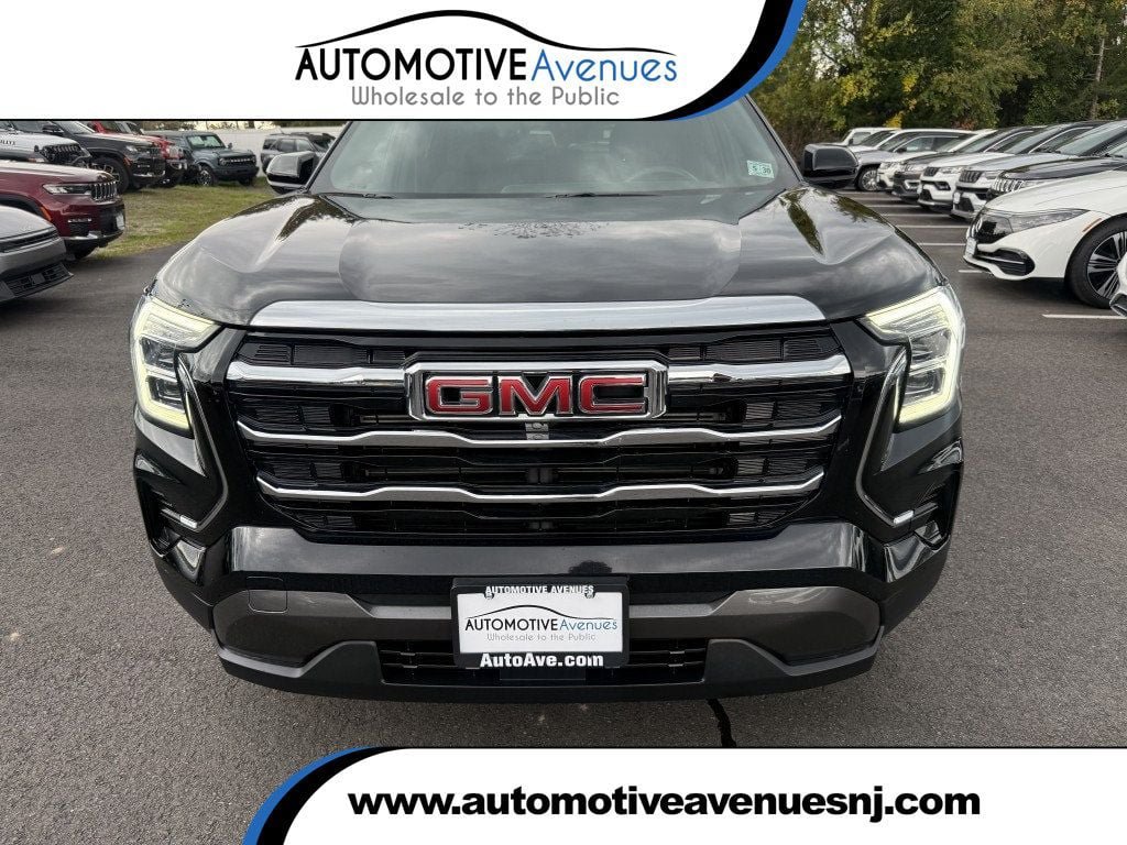 Used 2025 GMC Terrain Elevation AWD/4WD image 1