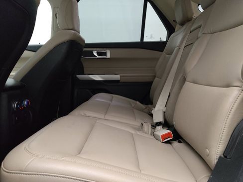 Used 2020 Ford Explorer XLT w/ Equipment Group 202A RWD image 18