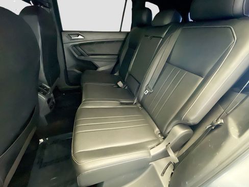 Used 2023 Volkswagen Tiguan SE R-Line image 15
